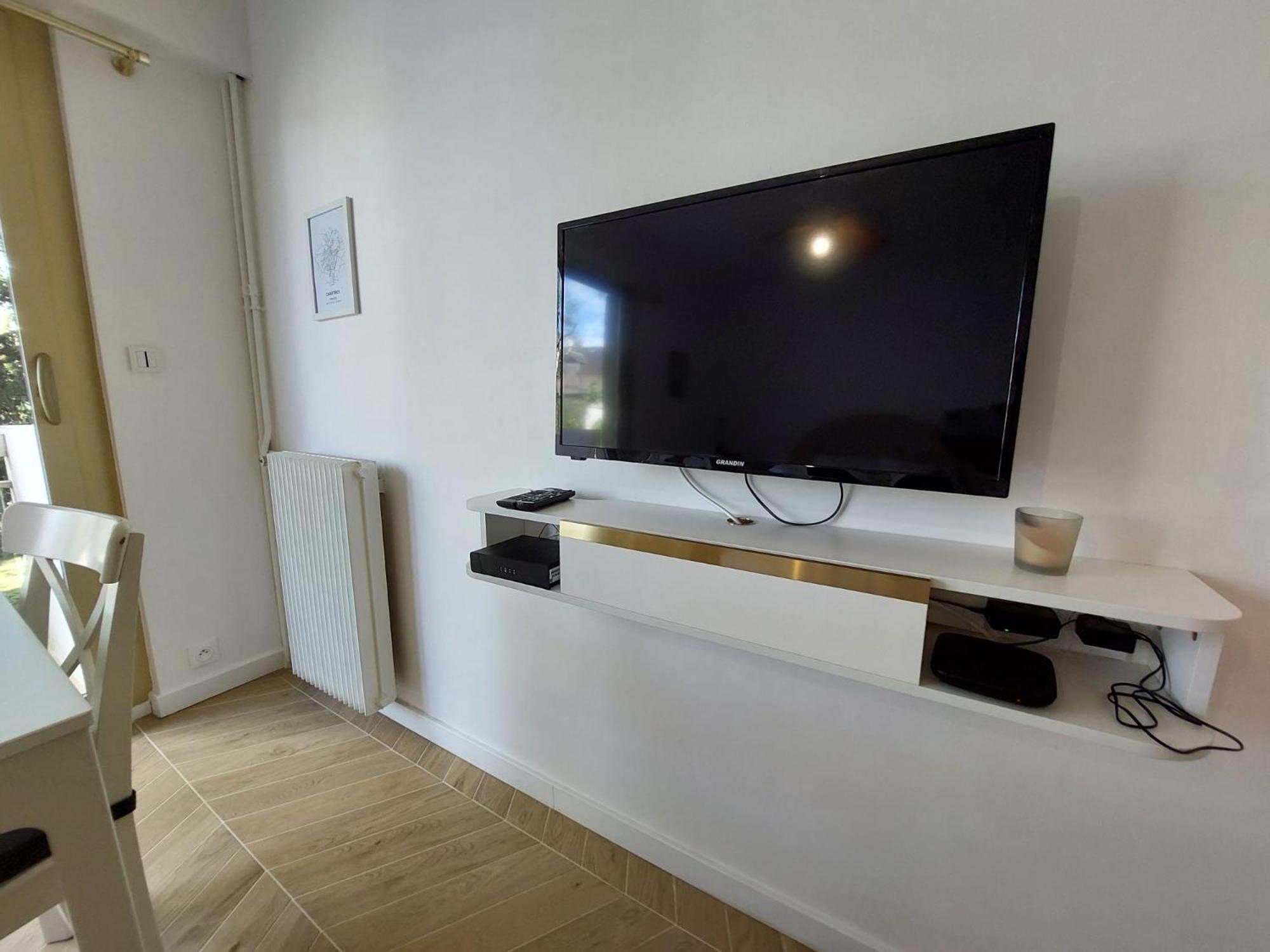 Apartment L'echappee Avec Lit Double Et Parking Sous-sol Privatif Chartres